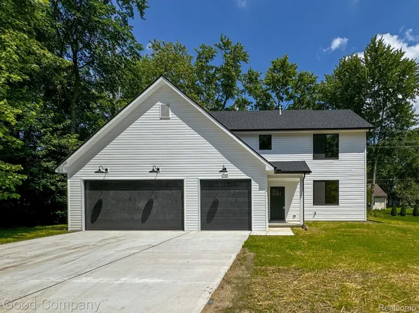 765 Luna Ct, Lake Orion, MI 48362