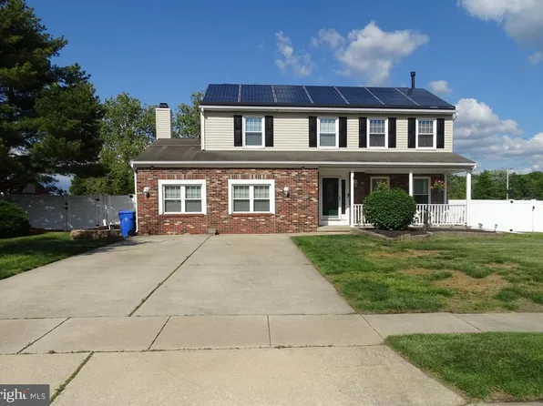 2 Hollybush Dr, Glassboro, NJ 08028