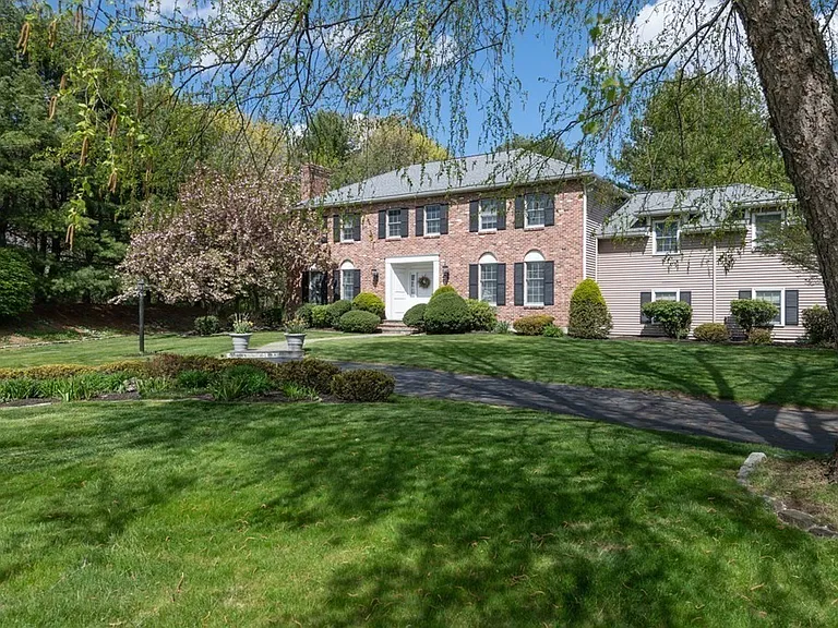 4 Elliston Rd — Photo 3