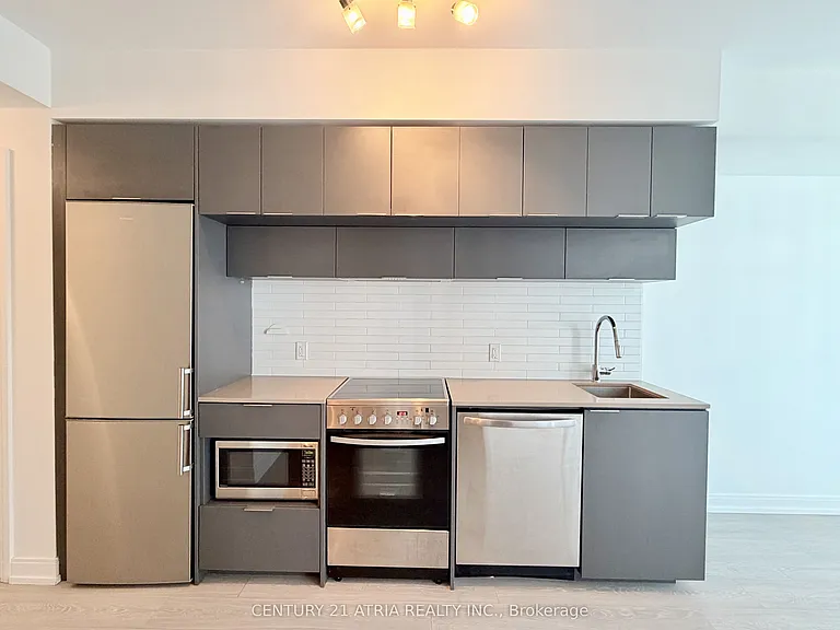 181 Dundas St E #715 — Photo 5