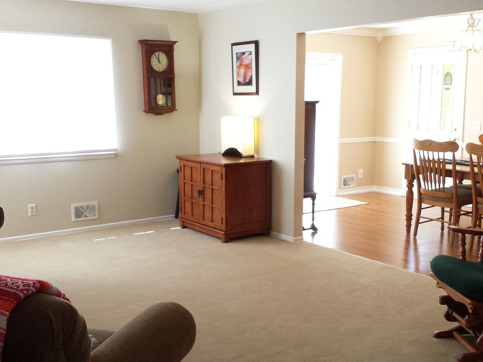 2nd image of 7 Gate House Trl