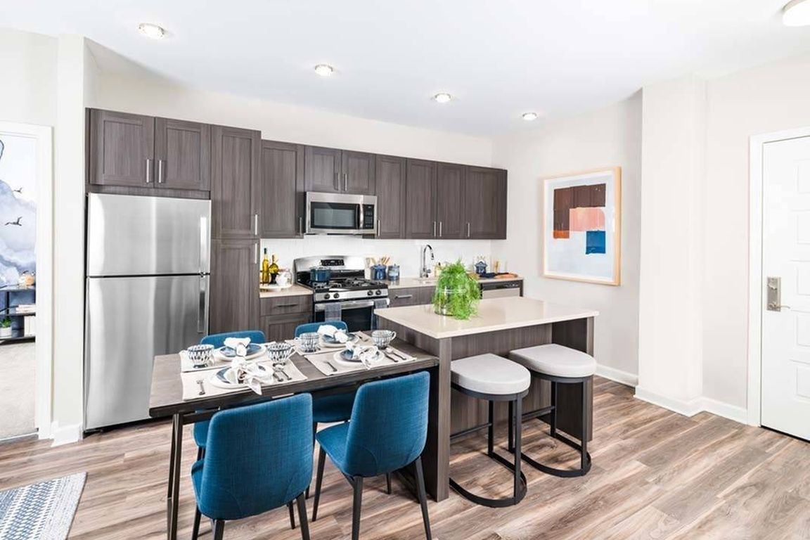 Modera Founders Row. Experience a community residing within the city's newest mixed-use destination.