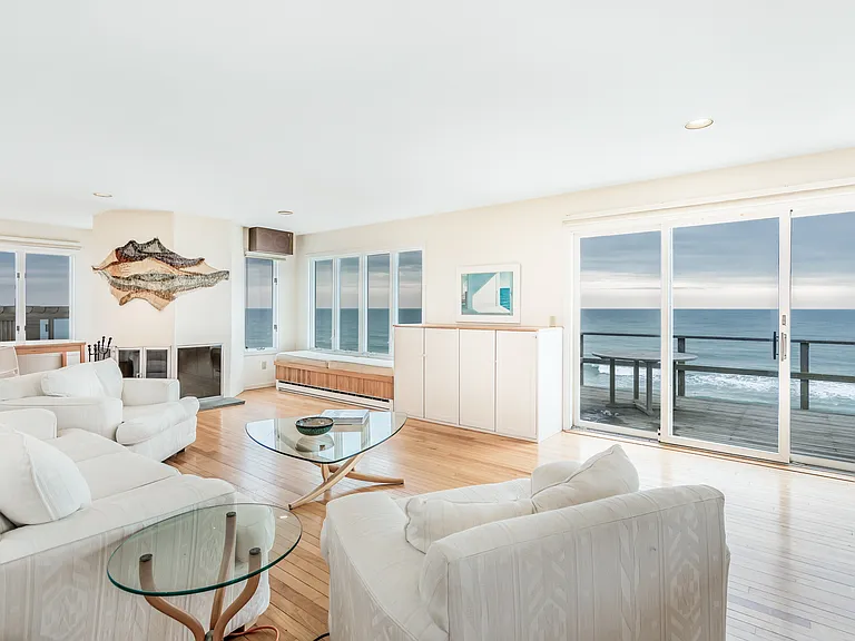 98 Surfside Ave — Photo 4