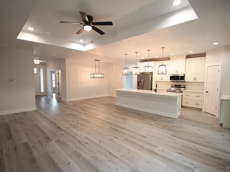 4102 NW 26th Dr — Photo 10