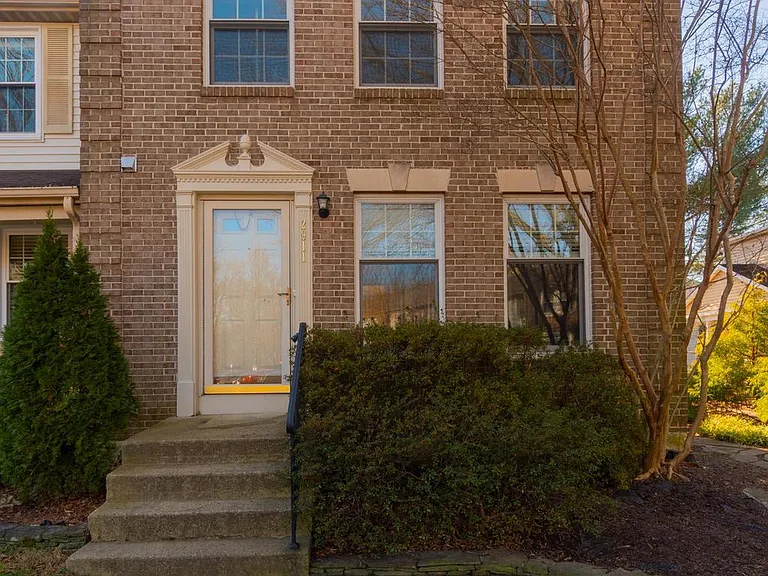2911 Montauk Ct — Photo 1