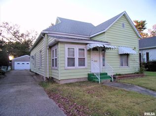 515 N 10th St, Herrin, IL 62948