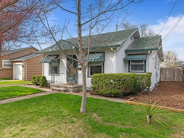 813 E 9th St, Medford, OR 97504