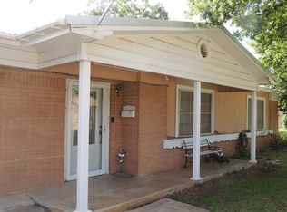 2011 S Walnut St, Brady, TX 76825