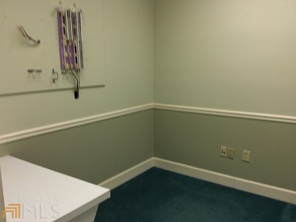 3rd image of 1814 Lakefield Ct SE Ste C