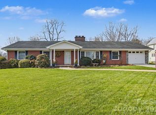 24 Church St, Weaverville, NC 28787
