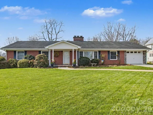 24 Church St, Weaverville, NC 28787