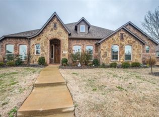 214 Iris Dr, Midlothian, TX 76065