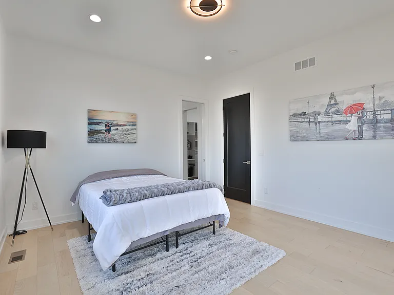 716 Western Ave — Photo 18