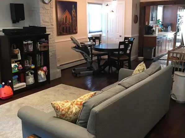 2 Buttonwood St, Lambertville, NJ 08530