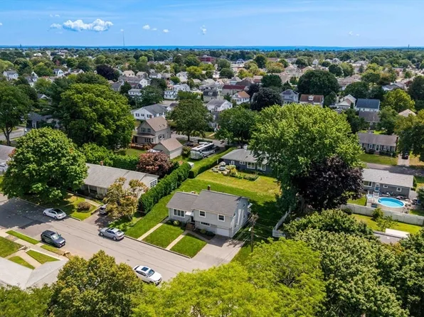 70 Fairmount St, New Bedford, MA 02740