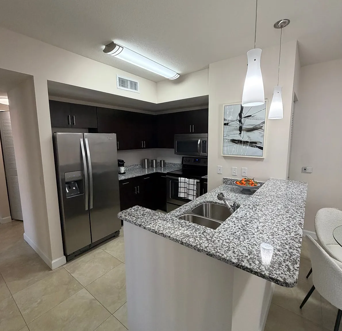 2 bed, 2.0 bath, 950 sqft, $2,625 — Photo 2
