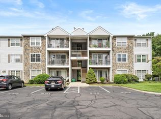 29 Holly Ct, Hamilton, NJ 08619