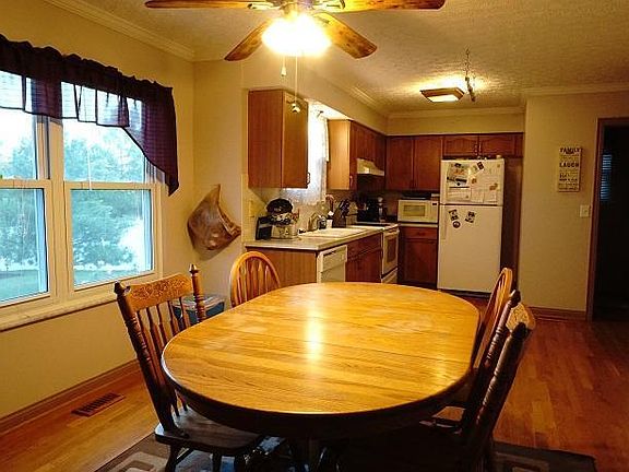 4th image of 378 Dewfall Dr