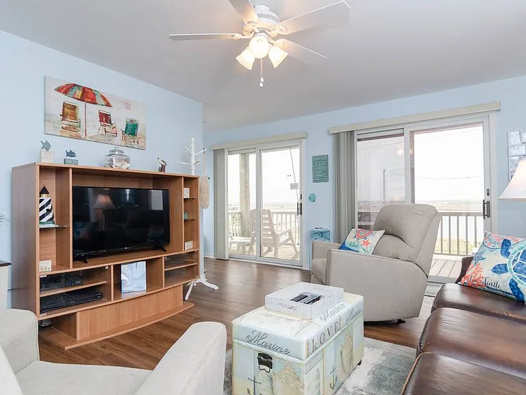 608 Waynick Blvd — Photo 5
