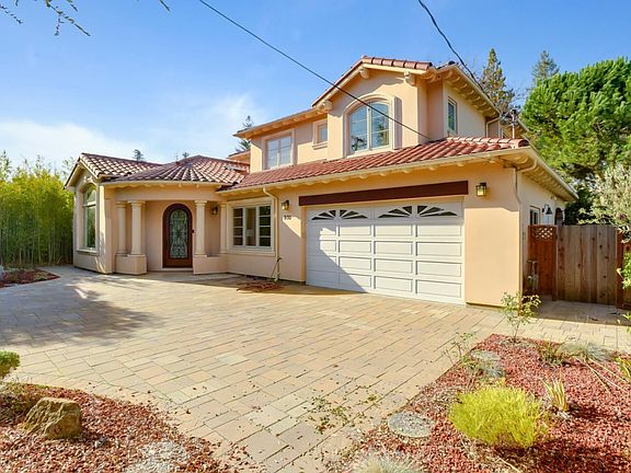 3rd image of 930 Los Robles Ave
