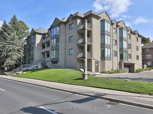 21 George St #305, Aurora, ON L4G 2S1