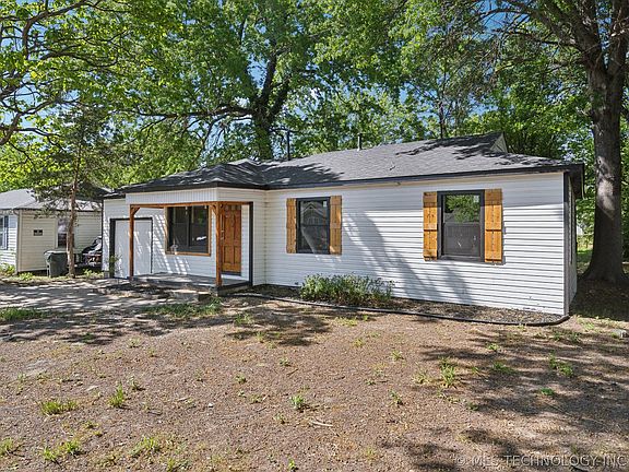 3rd image of 312 E 12th Pl