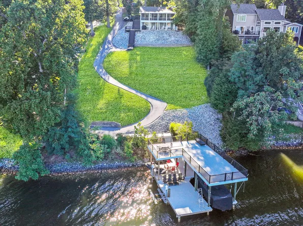 780 Long Island Dr, Moneta, VA 24121