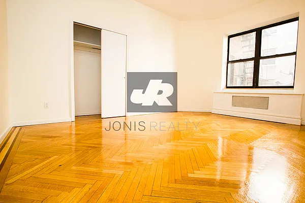 Rented by Jonis Realty | media 1