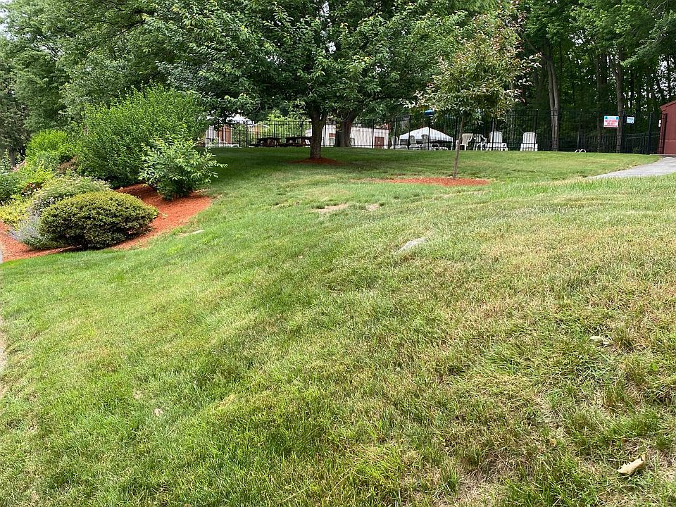 1st image of 9 Longwood Dr APT 9