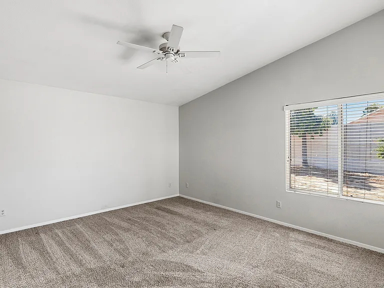 11820 S 45th St — Photo 44