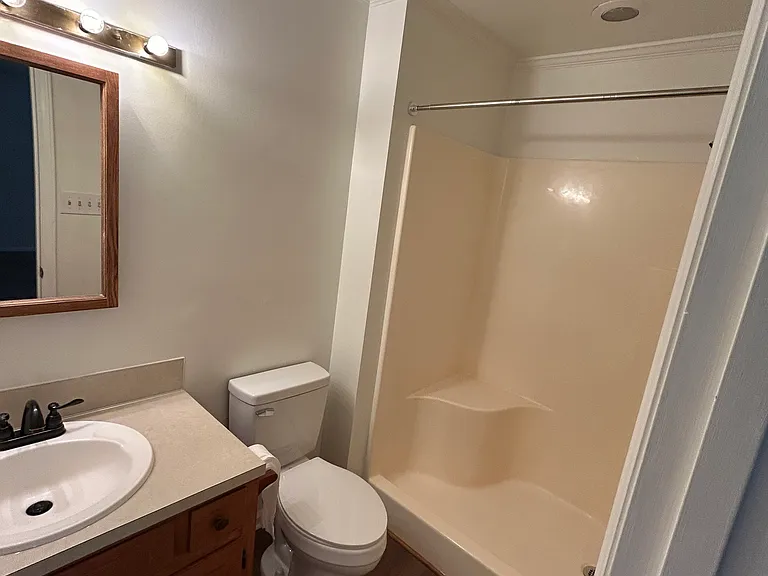 410 Riverton Ct — Photo 15