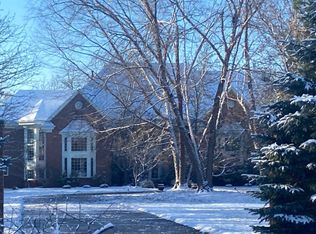 8543 Bridge Rd, Grosse Ile, MI 48138