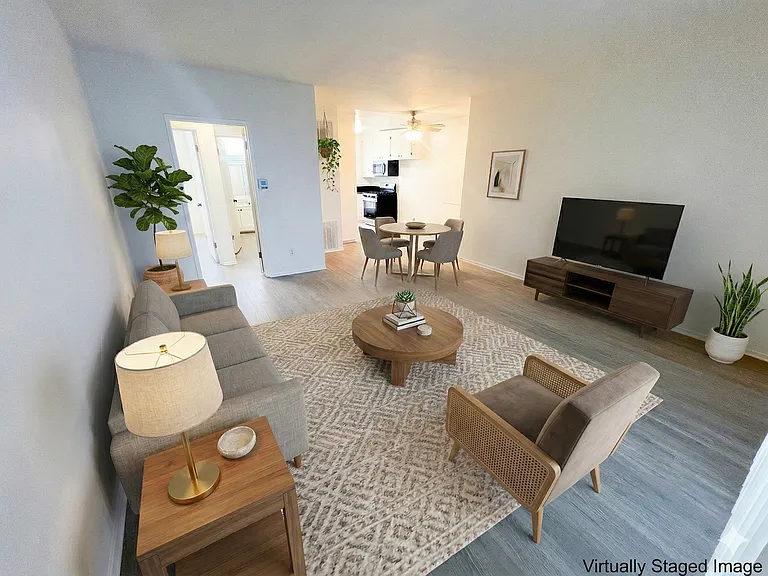 10907 Fruitland Dr — Photo 2