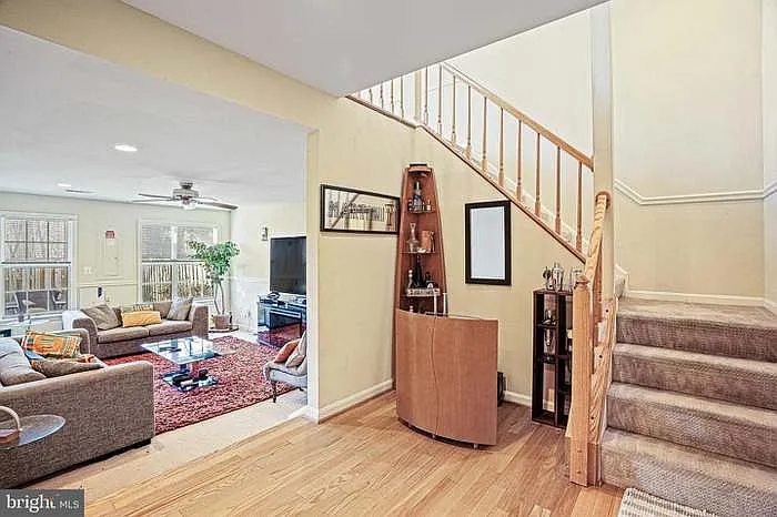 20420 Remsbury Pl — Photo 2