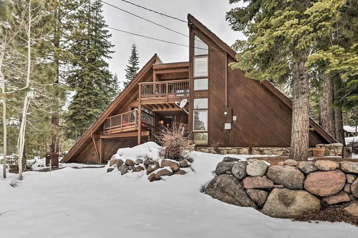 5 bed, 2700 sqft, $5,950 — Photo 2