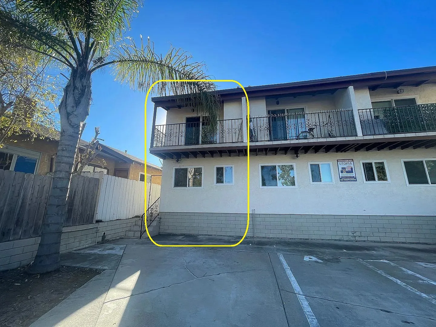 Charming 2 Bed, 1.5 Bath End Unit Townhome in the Heart of San Diego! — Photo 2