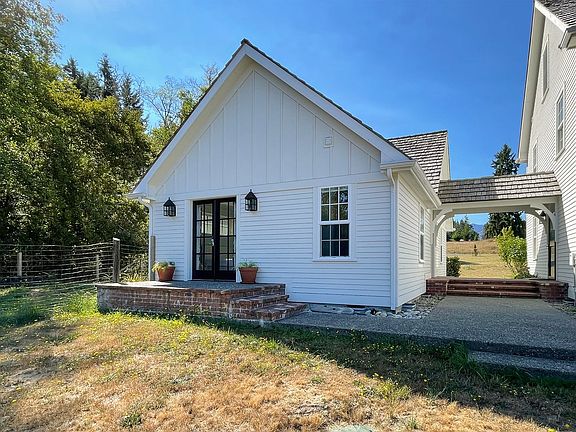 2nd image of 265 Lisel Ln