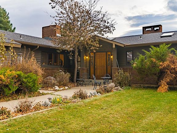 2nd image of 60 Frost Ln