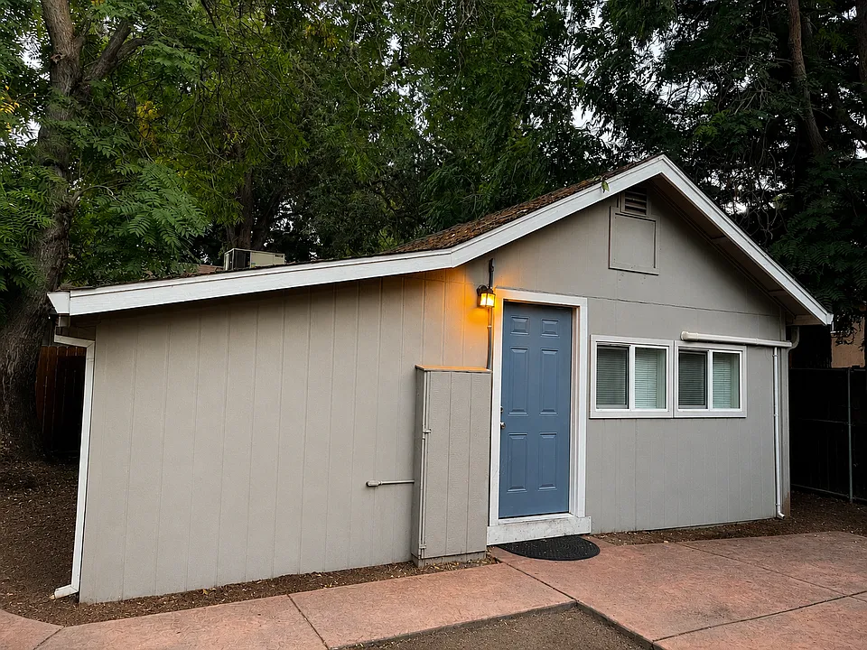 1230 Ivy St #2