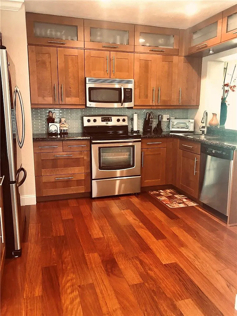 2 bed, 2.0 bath, 1188 sqft, $3,800 — Photo 2