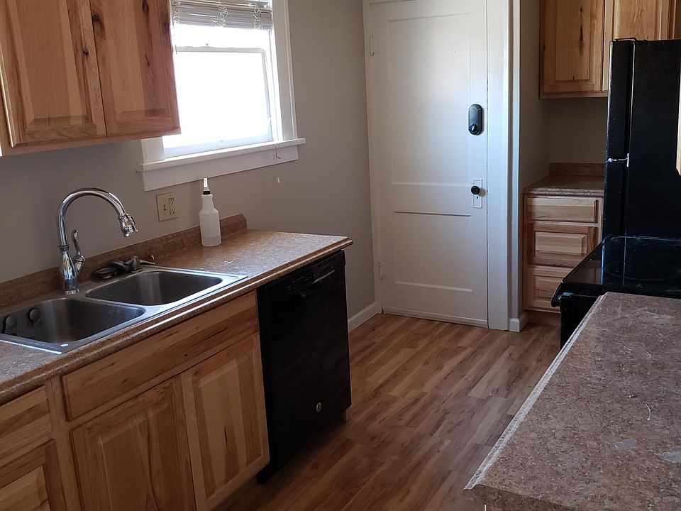 1st image of 1600 13th Ave