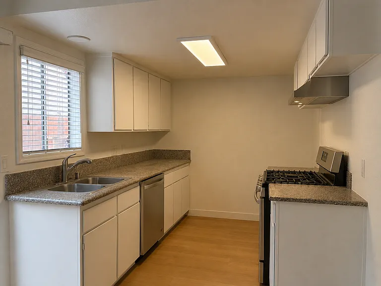 1500 Eastpark Dr #3 — Photo 7