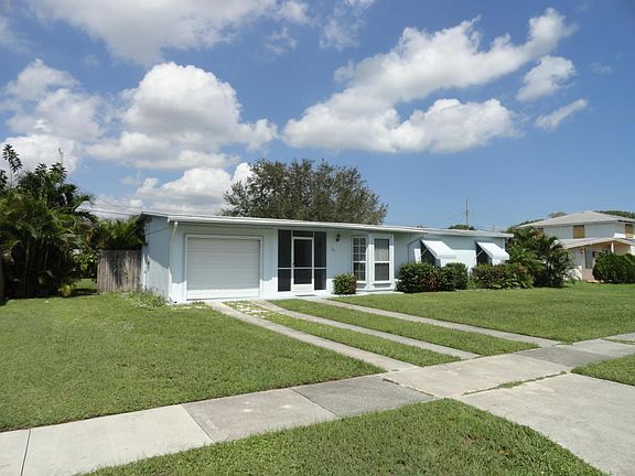 2nd image of 125 SE Celestia Ct