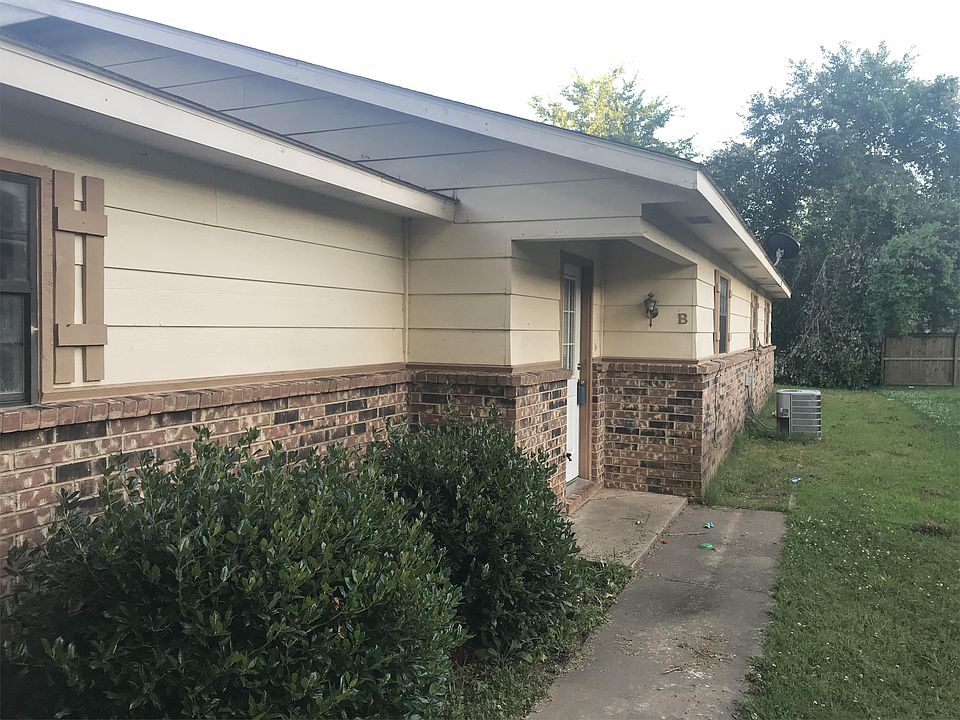 2nd image of 1911 Sycamore Pl #B