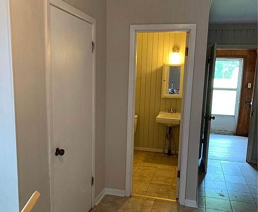 3rd image of 704 French St