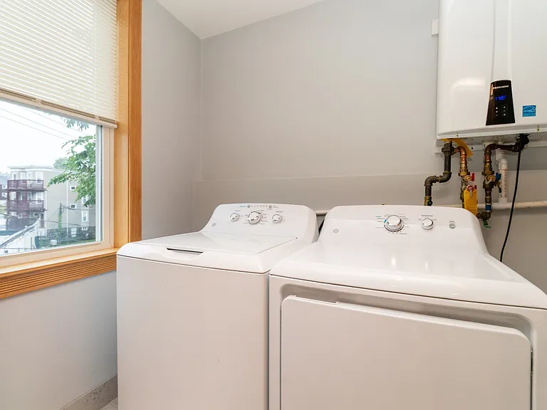 411 Adams St #3 — Photo 10