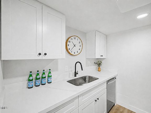 2nd image of 7126 N 19TH Avenue #151