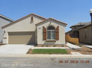 1521 Herring Ln, Clovis, CA 93619
