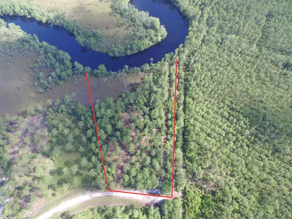 15 River Bnd, Lanark Village, FL 32323