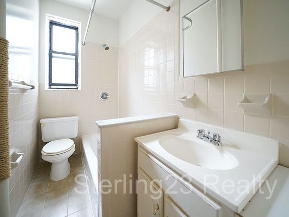 5th image of 3248 41st St APT 2E